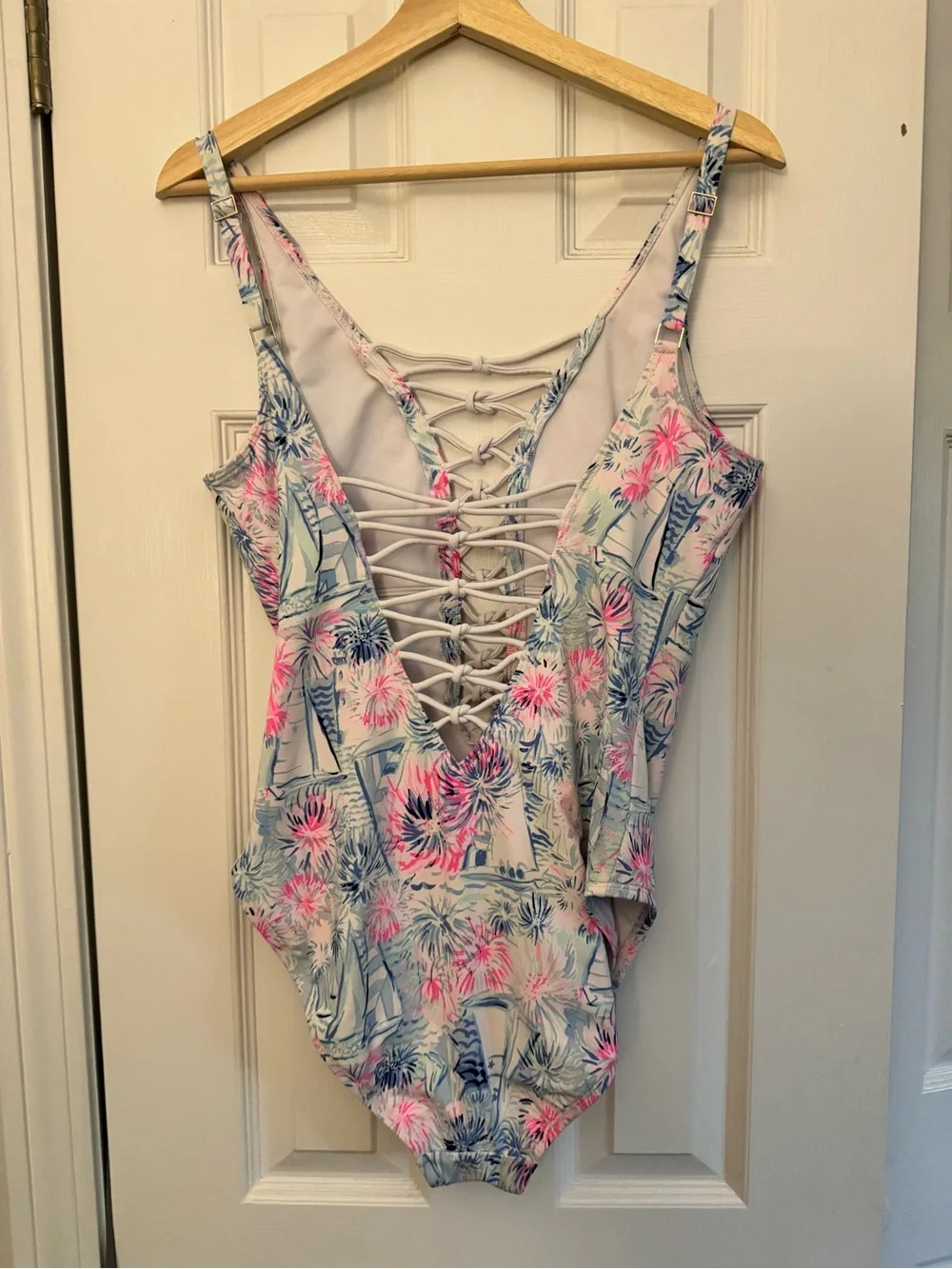 Lilly Pulitzer this lilly